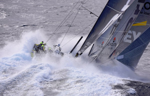 Team Brunel försvinner i vågorna under Volvo Ocean Race 2014/2015. Bilden vann den prestigefulla tävlingen Mirabaud Yacht Racing Image. Foto: Rick Tomlinson